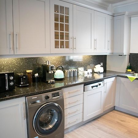 דירות קרוידון Bright Private Terrace - Free Private Parking - Tv - Wifi - Netflix מראה חיצוני תמונה