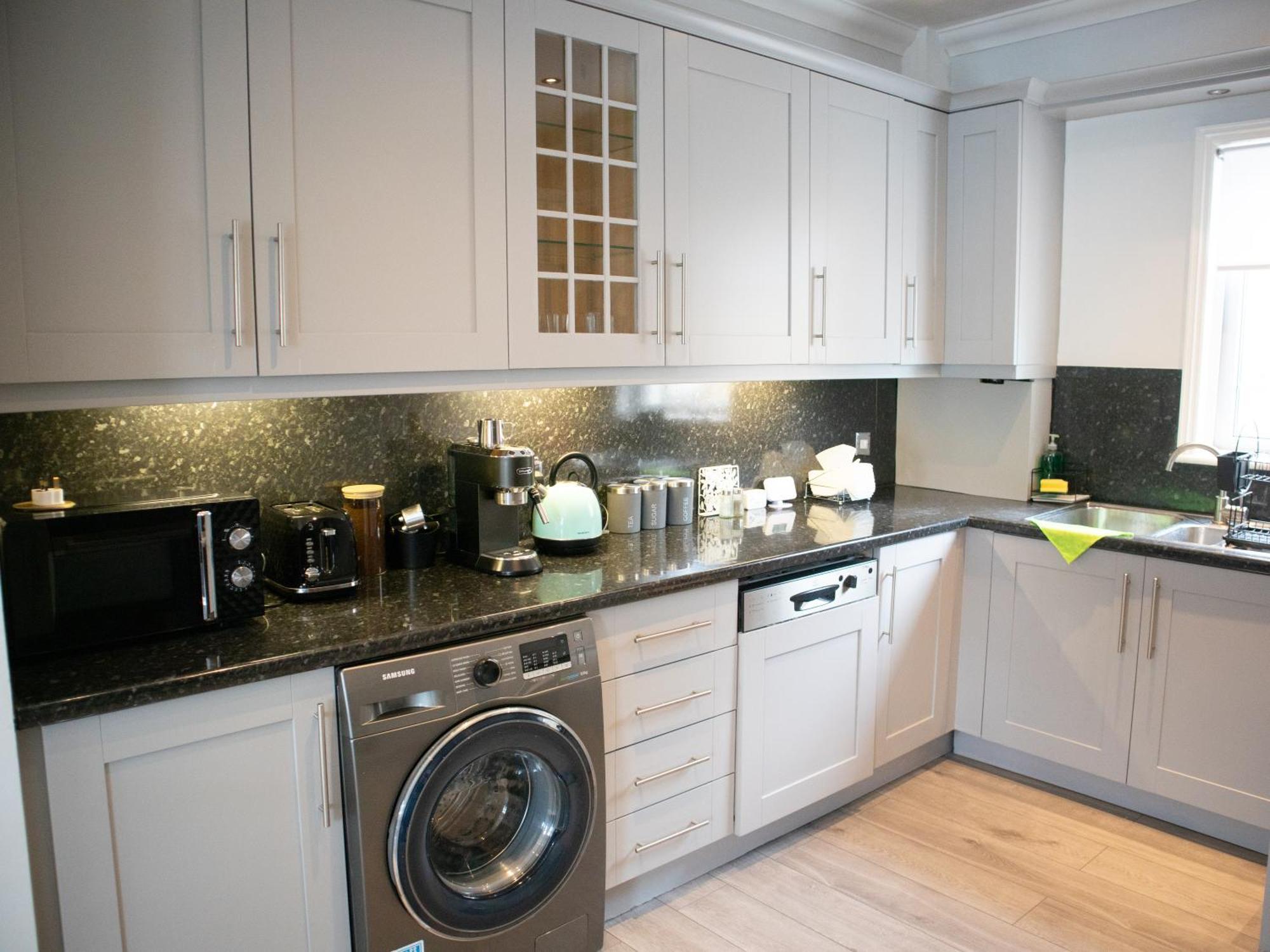 דירות קרוידון Bright Private Terrace - Free Private Parking - Tv - Wifi - Netflix מראה חיצוני תמונה