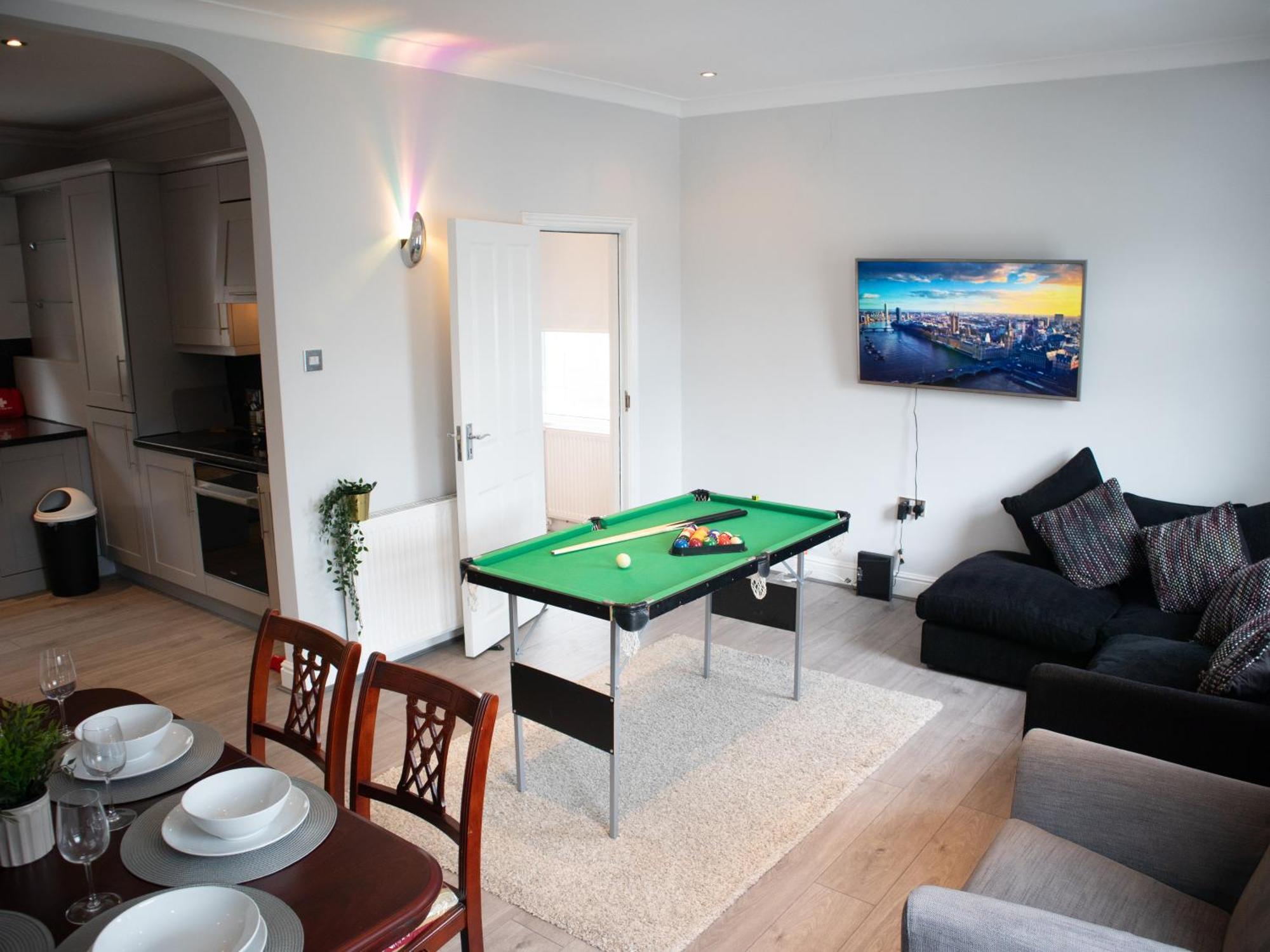דירות קרוידון Bright Private Terrace - Free Private Parking - Tv - Wifi - Netflix מראה חיצוני תמונה