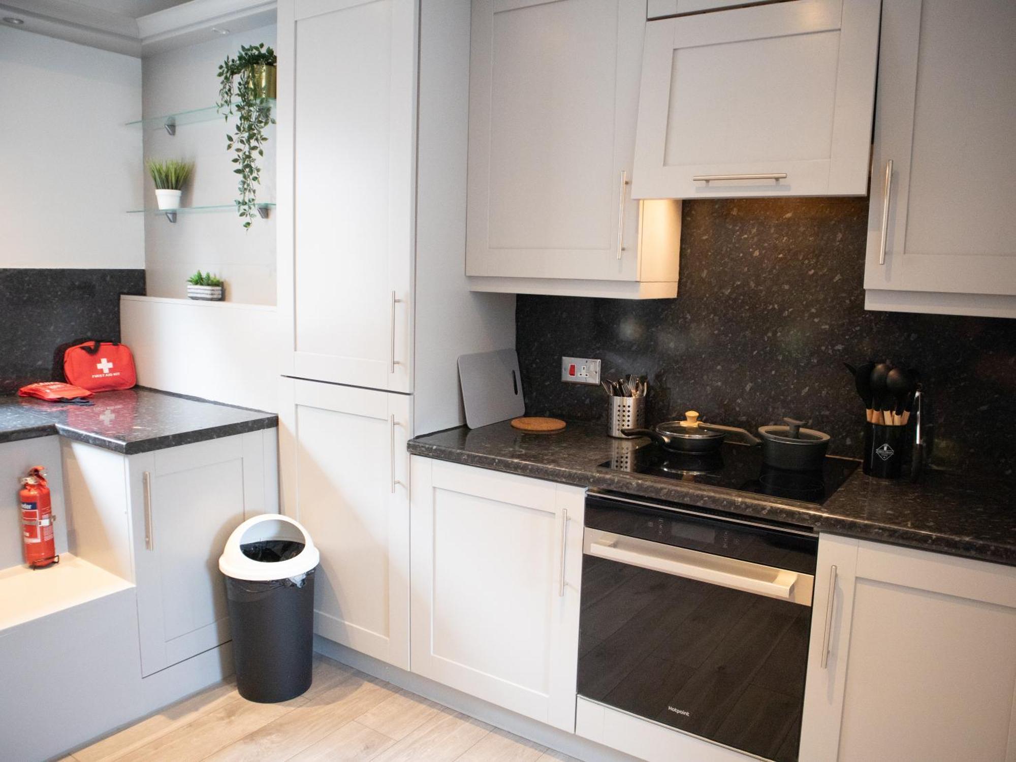 דירות קרוידון Bright Private Terrace - Free Private Parking - Tv - Wifi - Netflix מראה חיצוני תמונה