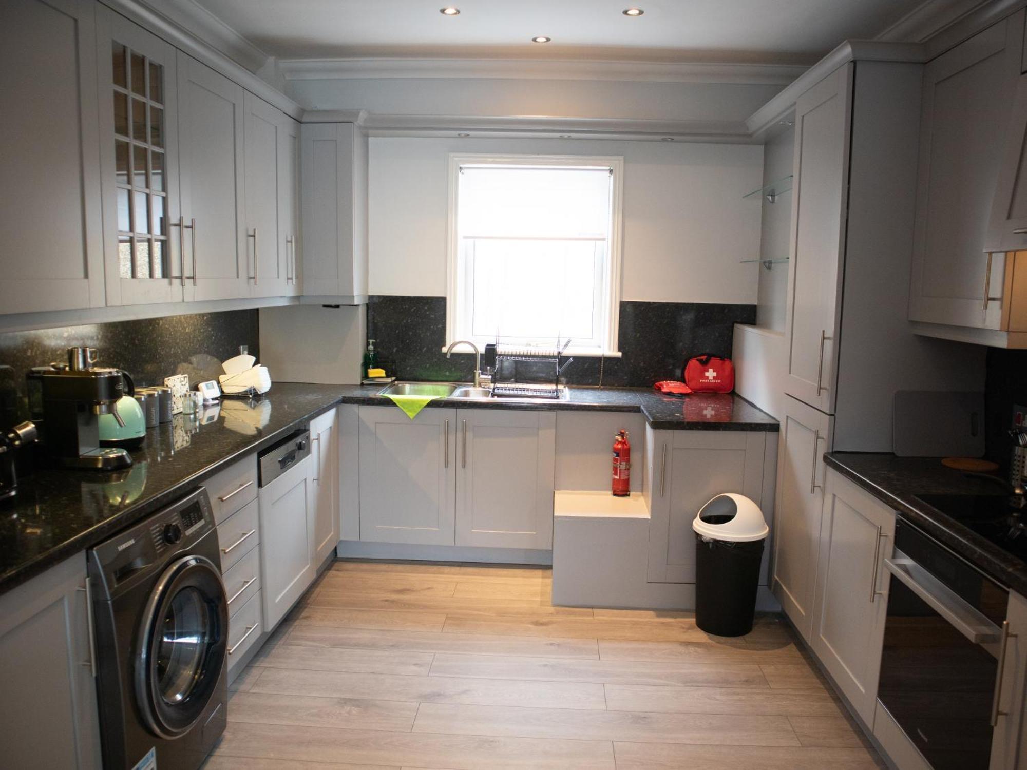 דירות קרוידון Bright Private Terrace - Free Private Parking - Tv - Wifi - Netflix מראה חיצוני תמונה