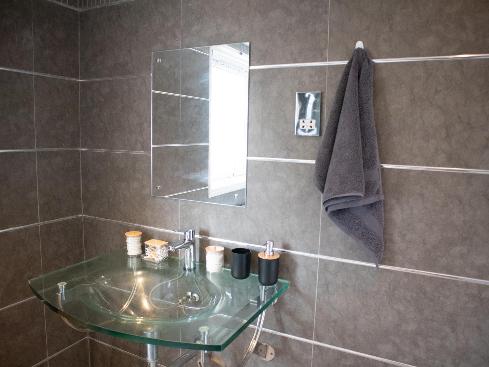 דירות קרוידון Bright Private Terrace - Free Private Parking - Tv - Wifi - Netflix מראה חיצוני תמונה