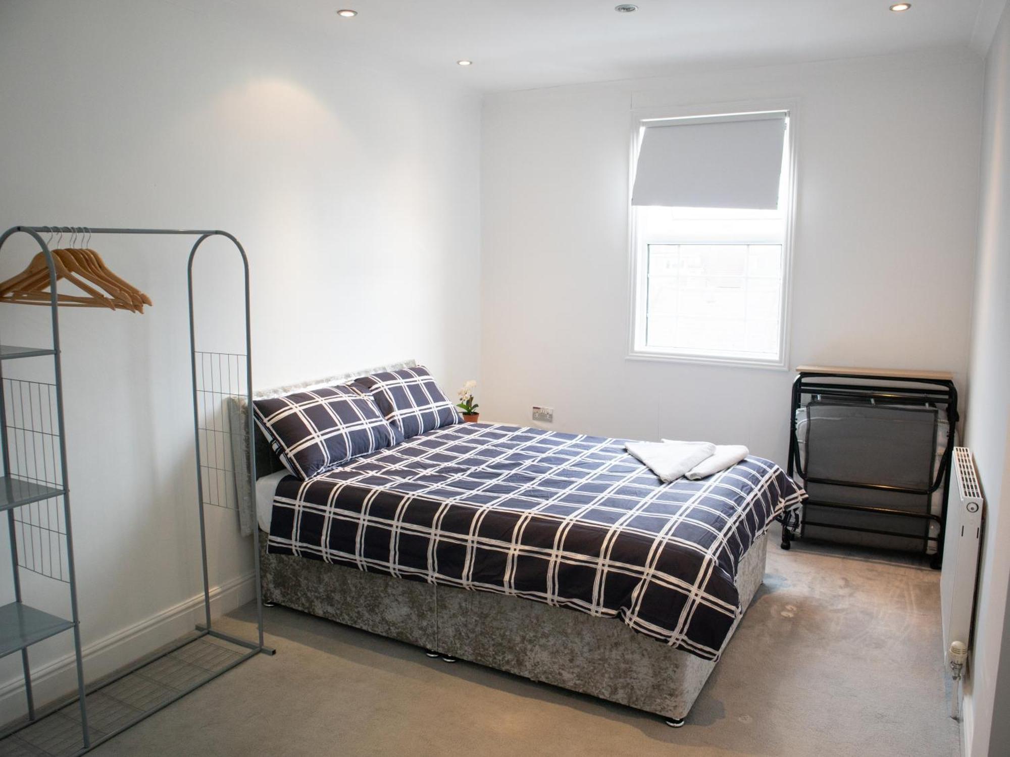 דירות קרוידון Bright Private Terrace - Free Private Parking - Tv - Wifi - Netflix מראה חיצוני תמונה